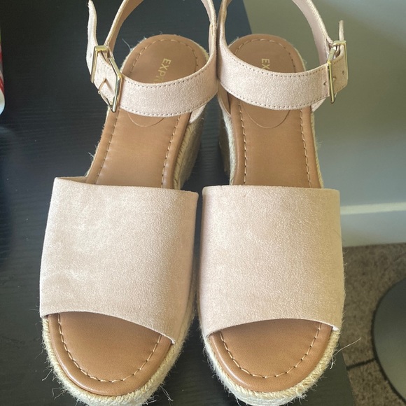 Express platforms - Picture 1 of 4